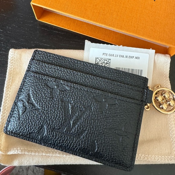 NWT Louis Vuitton card holder! Black empriente leather!! 🖤 - Picture 5 of 10